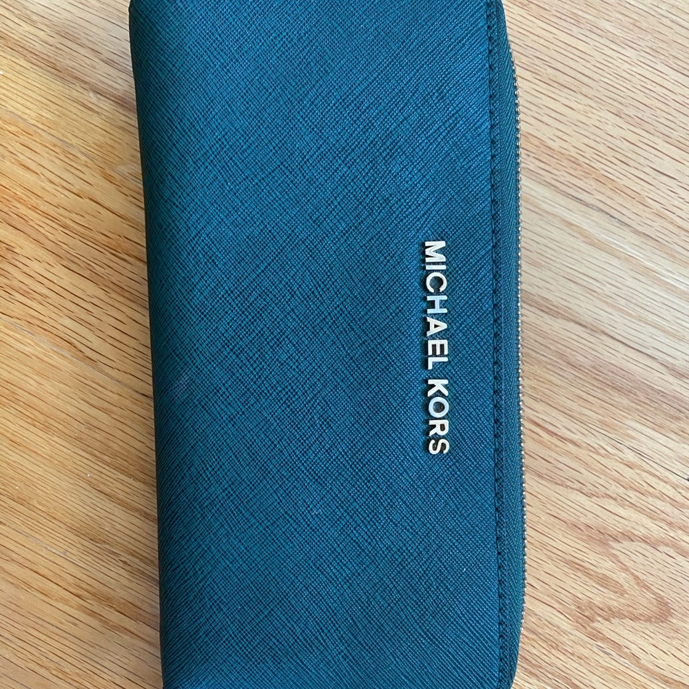 Forest green long wallet